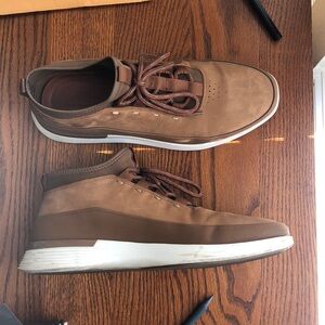 Wolf and Shepherd hybrid crossover shoe